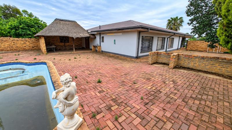 5 Bedroom Property for Sale in Meiringspark North West
